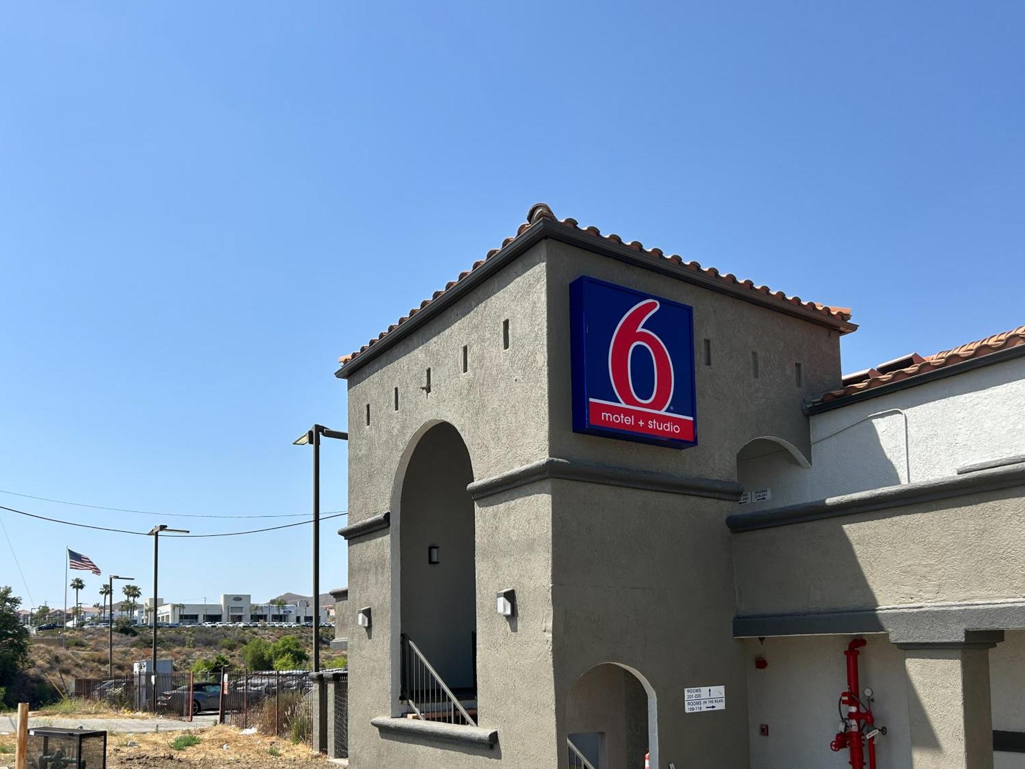 Studio 6 Lake Elsinore, Ca מראה חיצוני תמונה