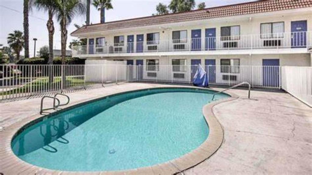 Studio 6 Lake Elsinore, Ca מראה חיצוני תמונה